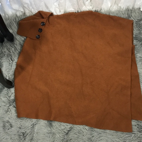 Knitted Convertible Neck Asymmetric Cape - Picture 7 of 8